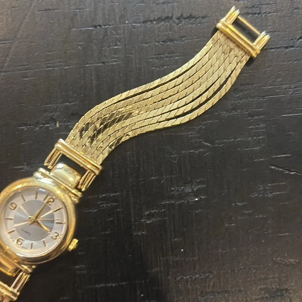 Vintage AVON GOLDTONE QUARTZ WATCH Multichain Old Money Look Trendy​